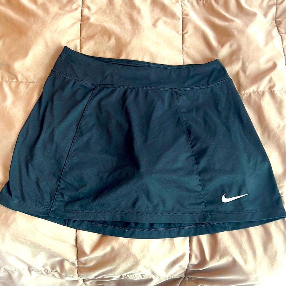 Black Nike Golf dri-fit skirt, size small with built in shorts!